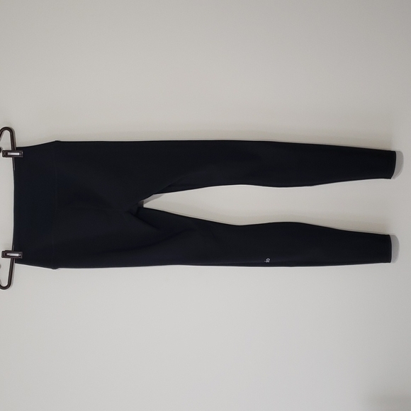 Like new! ALO Yoga High Waisted Ripped Warrior Leggings - Picture 5 of 13